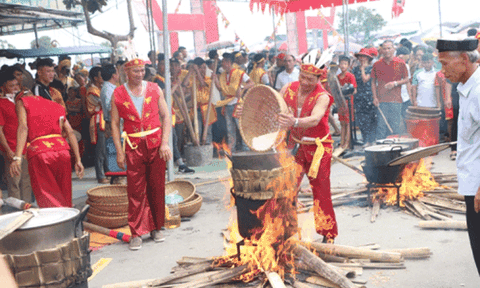 Hấp dẫn Lễ hội bánh Chưng - bánh Giầy TP Sầm Sơn năm 2018