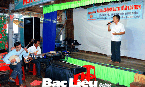 Về Kosthum nghe đờn ca tài tử