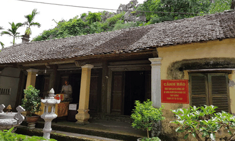 Chùa Hoàng Kim: Nỗi lo sập rồi mới được "cứu"!