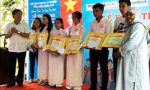 Làng hiếu học bên đầm Chuồn