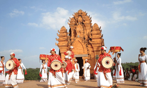“Bảo tồn và phát huy giá trị di sản âm nhạc Chăm ở Ninh Thuận”