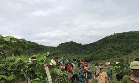 Nghệ An: Hiện trường máy bay rơi khiến 2 phi công tự nạn