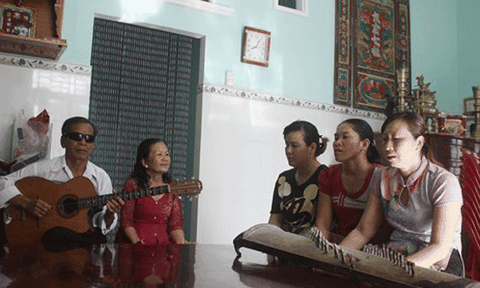 Lớp dạy đờn ca tài tử của nghệ nhân đặc biệt