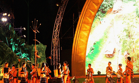 Đắm mình vào không gian văn hóa cồng chiêng