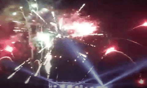 Bắn pháo hoa trong đêm liên hoan du lịch biển Nha Trang