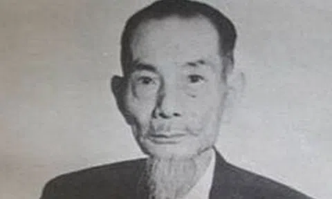 Trần Tuấn Khải qua bài thơ "Hai chữ nước nhà"