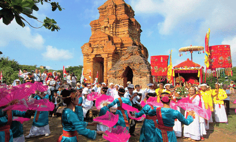 Lễ hội Katê 2018 trên tháp Pô Sah Inư Phan Thiết