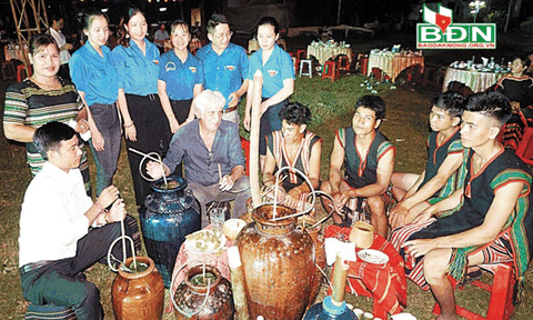 Giữ gìn, phát huy “gia tài” văn hóa