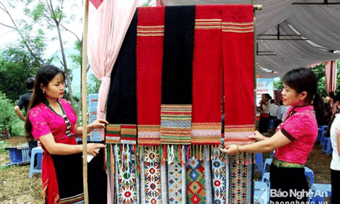 Thêm 1 làng nghề dệt thổ cẩm được công nhận
