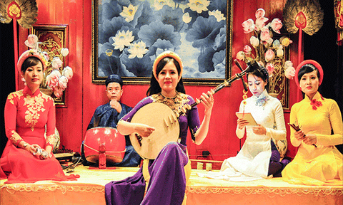 Gánh nặng của ca Huế