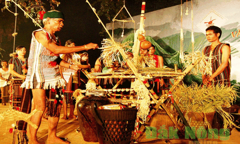 Lễ mừng lúa mới của đồng bào Mạ