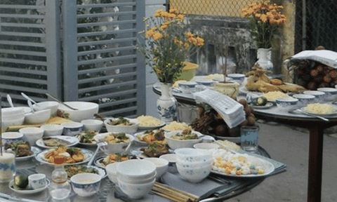 Tháng 7, báo hiếu với người đã khuất và người đang sống