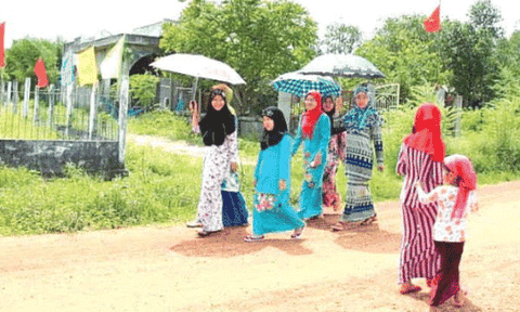 Nét duyên con gái làng Chăm