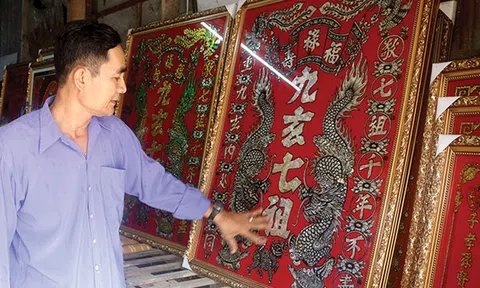 Tranh kiếng trở thành sản phẩm công nghiệp nông thôn