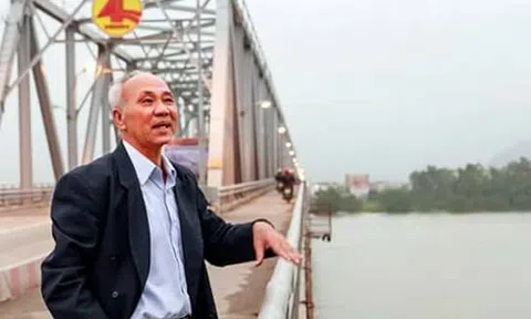 Lẫn lộn vui buồn