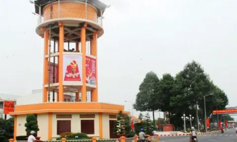 Thăm di tích Nhà Tròn trong những ngày thu tháng Tám