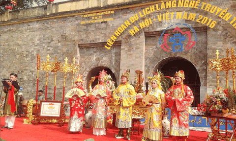 “Khoe” Huế qua trang phục cung đình