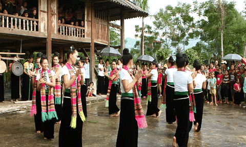 Xòe Thái trong con mắt của du khách