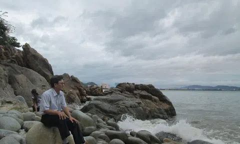 Đêm bên biển Quy Nhơn