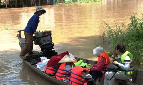 Đồng Tháp khen thưởng cho người lái đò thầm lặng