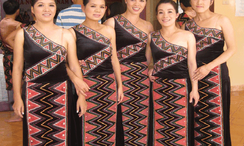 Xóa bỏ tục “thách cưới”