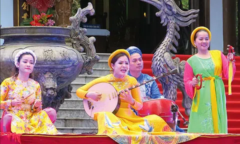 Hát chầu trong tín ngưỡng thờ mẫu ở Huế