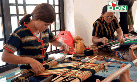 Độc đáo nghề dệt thổ cẩm của các dân tộc Tây Nguyên