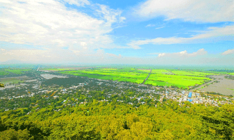 Ngắm vẻ đẹp núi Ba Thê hùng vĩ