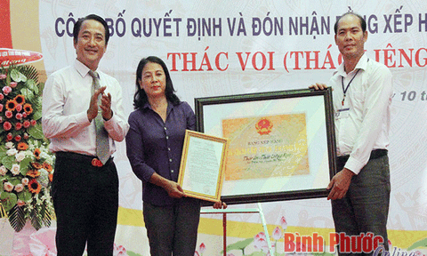 Đón bằng xếp hạng di tích cấp tỉnh thác Voi