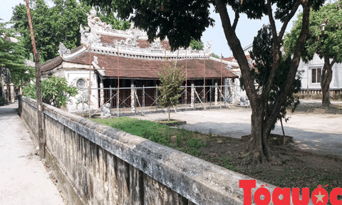 Đình cổ Lại Thế gần 280 tuổi “kêu cứu” trước mùa mưa bão