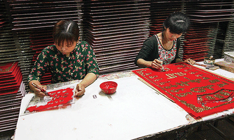 Làng nghề vẽ tranh kiếng ở An Giang