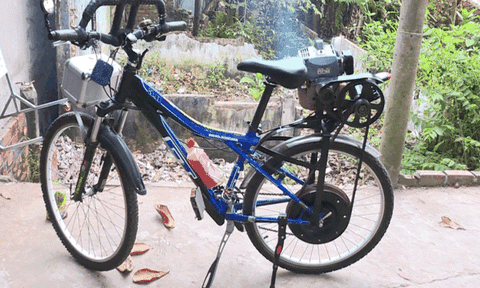 Xe đạp có động cơ máy cắt cỏ độc nhất vô nhị ở miền Tây