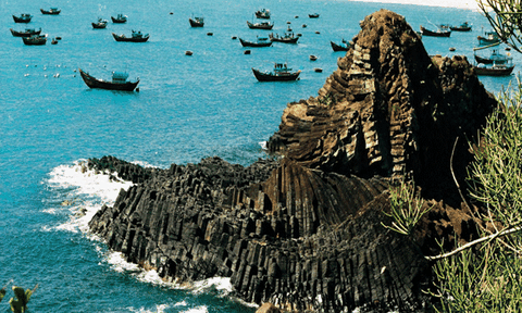 Di sản văn hóa đá Phú Yên