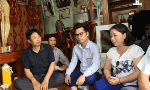 Hiến tặng hiện vật về Tín ngưỡng thờ mẫu