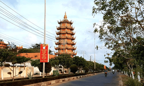 “Bảo tháp Linh Quang” cao nhất ở Phú Quý