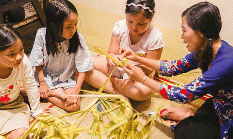 Xếp lá dừa nghệ thuật - "Sống" lại ký ức tuổi thơ