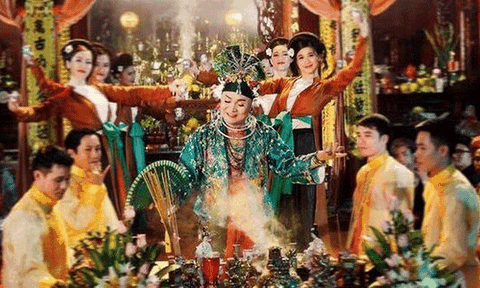 Tôi đi hầu đồng