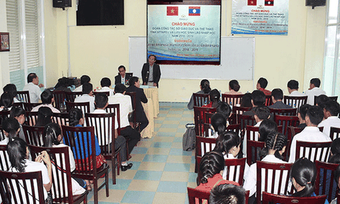 Đón nhận 114 sinh viên các tỉnh Nam Lào nhập học