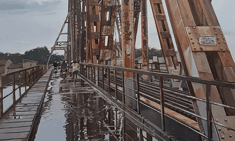 Triển lãm tranh hiện thực tại TP Hồ Chí Minh