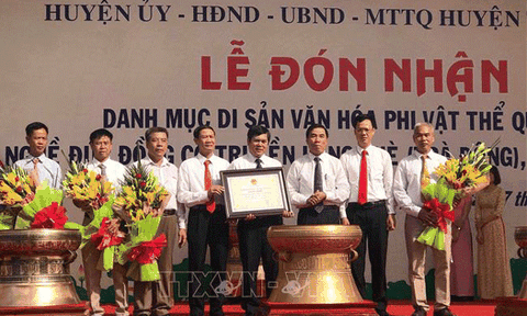 Nghề đúc đồng cổ truyền làng Chè là Di sản Văn hóa 