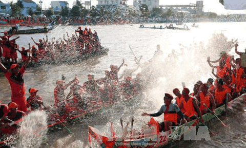 Lễ hội Ok Om Bok - Đua ghe Ngo