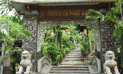 Bài trí trong di tích lịch sử văn hoá xưa và nay