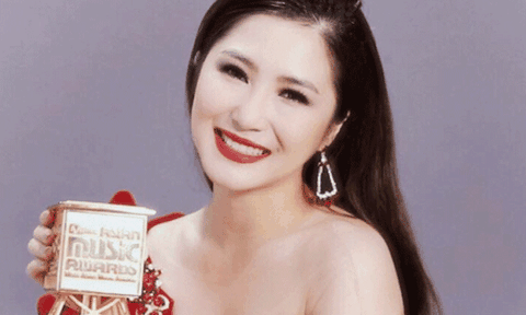 Hương Tràm bất ngờ giành giải Nghệ sĩ châu Á xuất sắc tại MAMA 2018