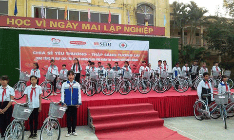 Tuyên Quang: Chia sẻ yêu thương - Thắp sáng tương lai