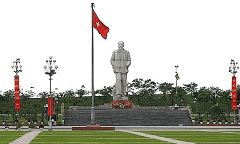Khám phá Quảng trường Hồ Chí Minh ở xứ Nghệ