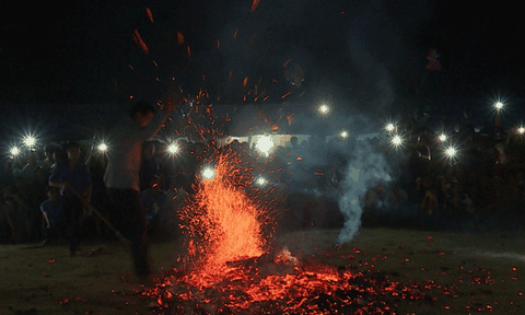 Huyền bí lễ hội nhảy lửa của dân tộc Dao đỏ Na Hang