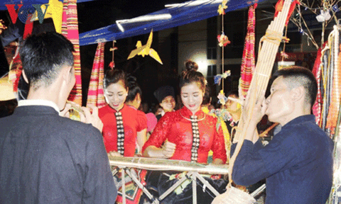 Khắp báo sao của người Thái Mường Lò