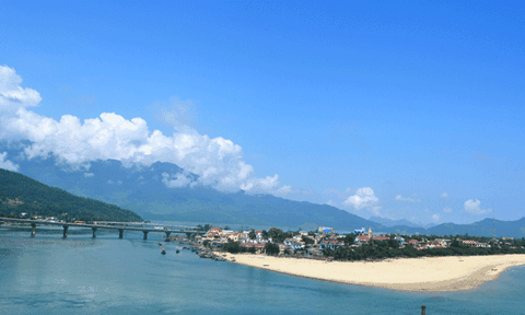 Hấp dẫn Lăng Cô