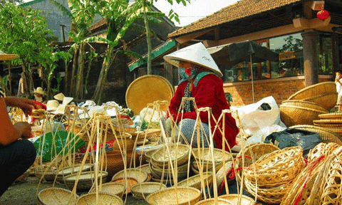 Công chúa Thái Lan tham dự Festival nghề truyền thống năm 2015