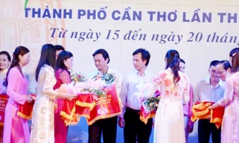 Kết thúc Liên hoan Đờn ca tài tử tại Cần Thơ